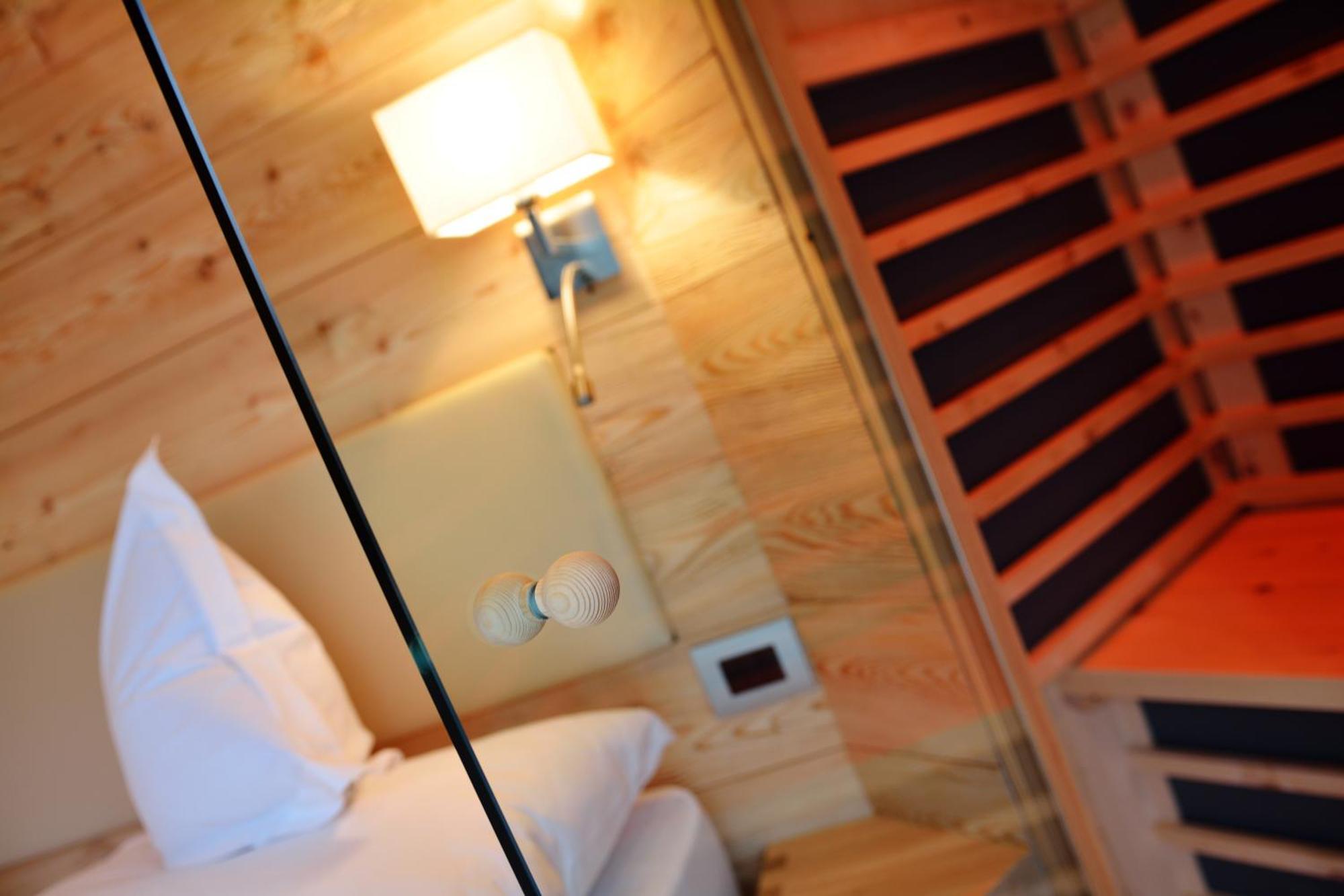 Chalet Elisabeth Dolomites Alpin & Charme Selva di Val Gardena Bagian luar foto