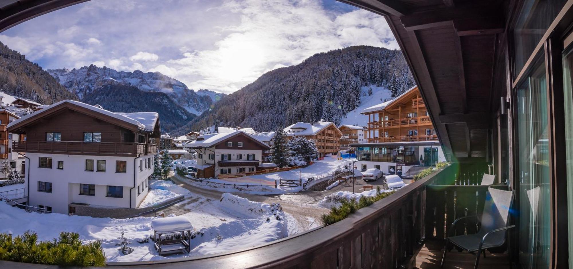 Chalet Elisabeth Dolomites Alpin & Charme Selva di Val Gardena Bagian luar foto