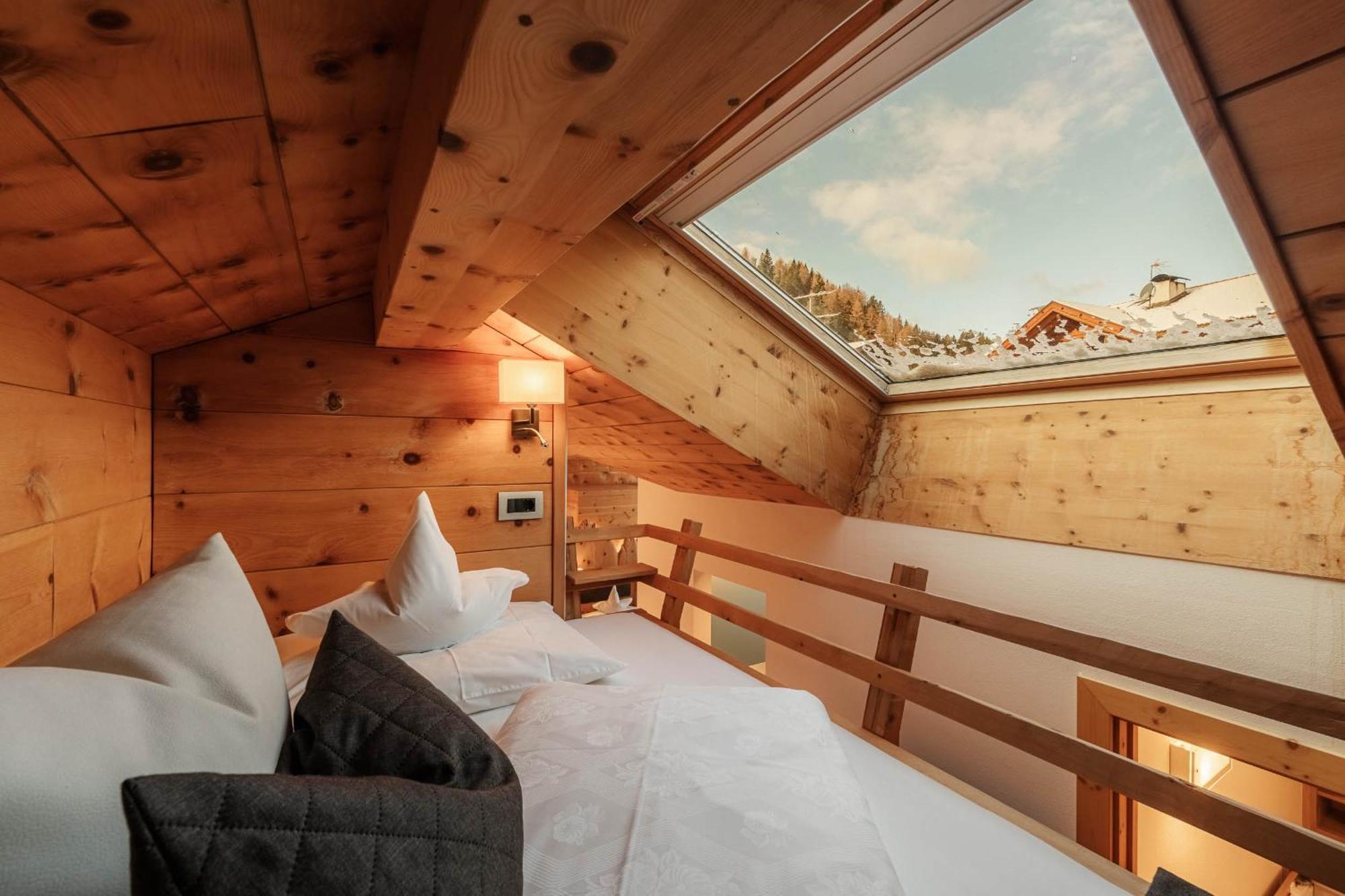 Chalet Elisabeth Dolomites Alpin & Charme Selva di Val Gardena Bagian luar foto