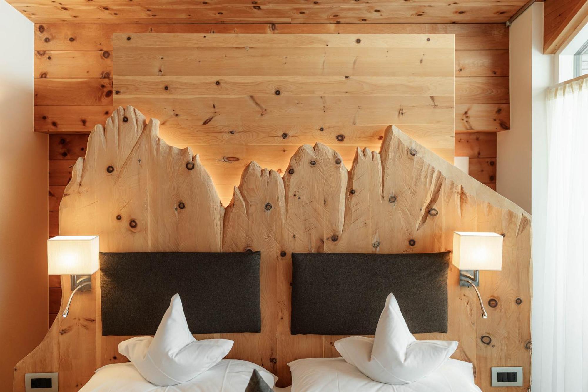 Chalet Elisabeth Dolomites Alpin & Charme Selva di Val Gardena Bagian luar foto