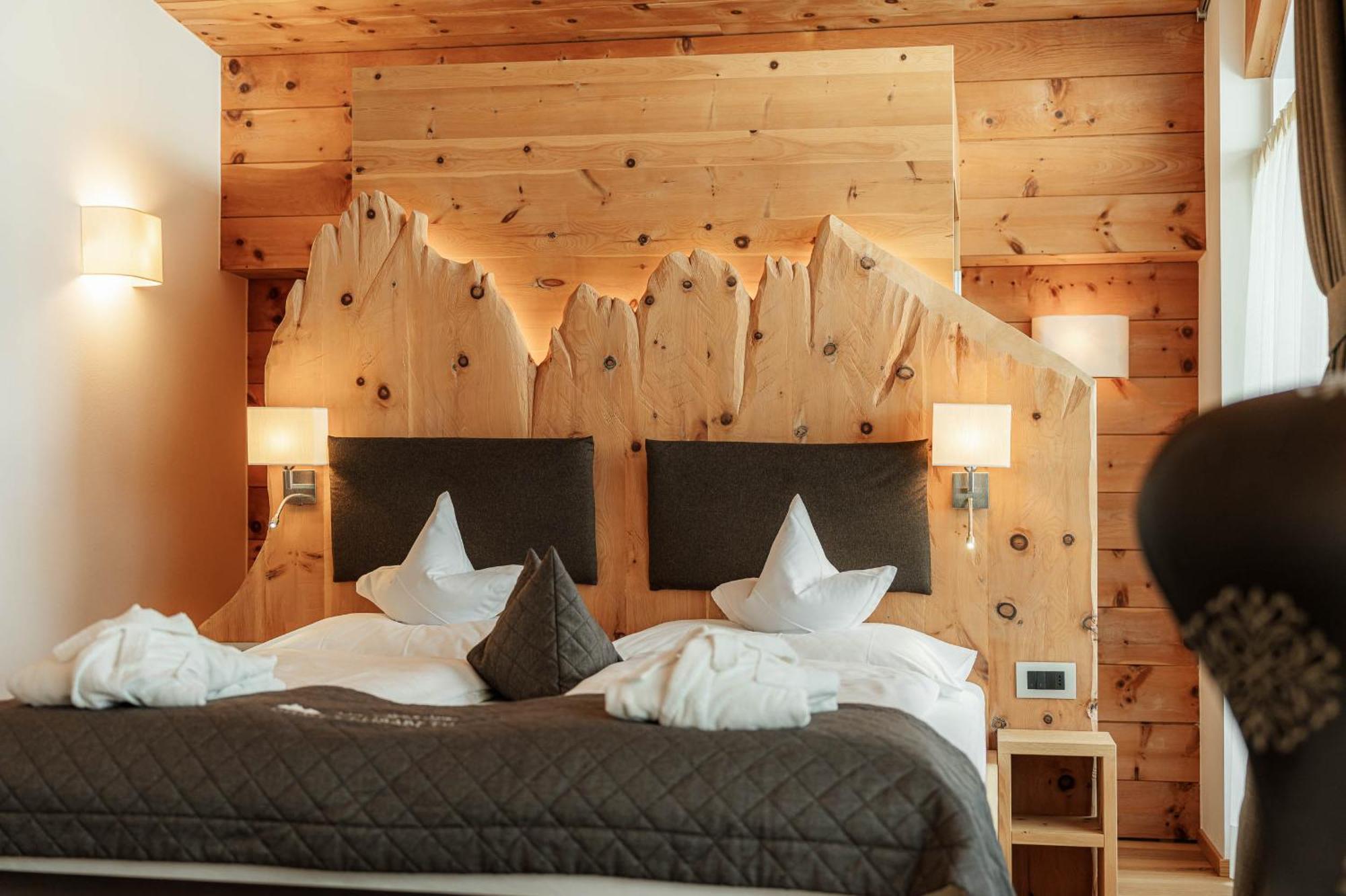 Chalet Elisabeth Dolomites Alpin & Charme Selva di Val Gardena Bagian luar foto